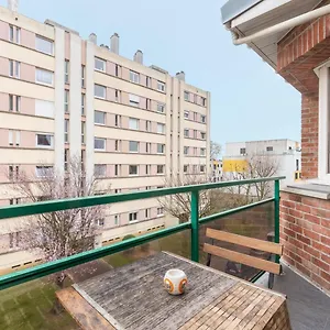 Appartement Balconyparking Space Near Train Station, Lille
